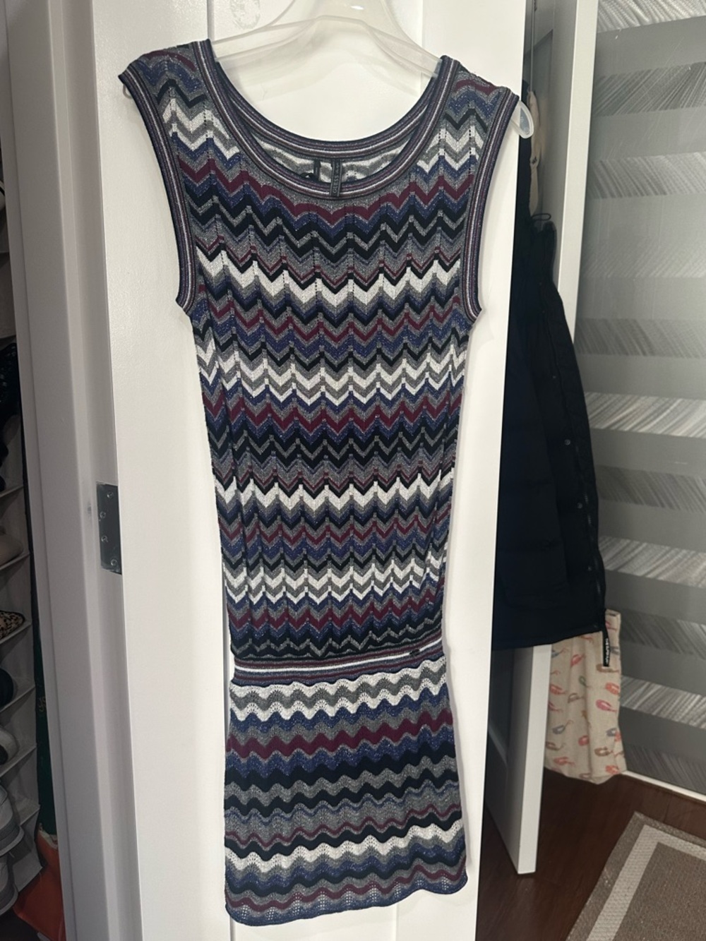 Guess Sleeveless Chevron Mini Dress